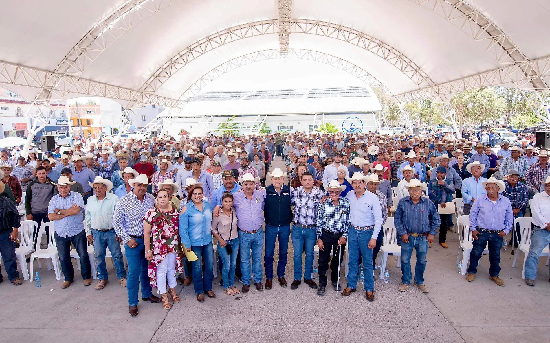 Gobernador lleva "Plan emergente contra la sequía" a productores